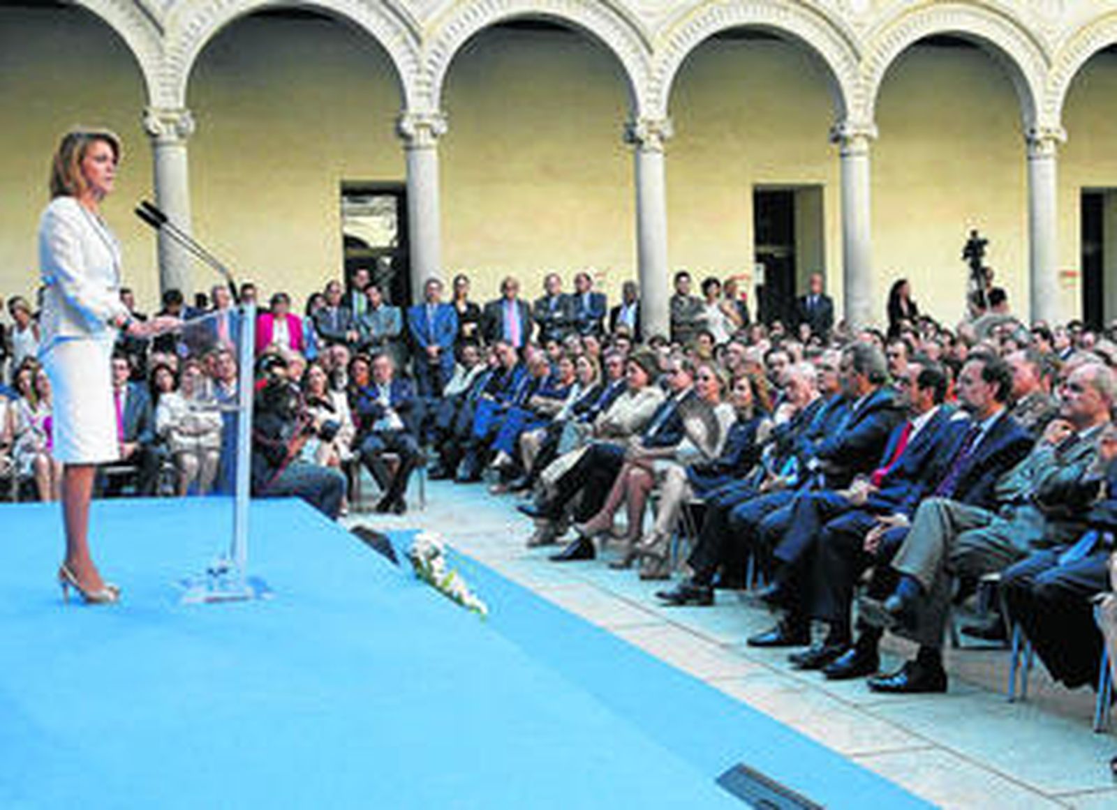 María Dolores de Cospedal, durante el discurso que realizó tras jurar su cargo como presidenta de Castilla-La Mancha.