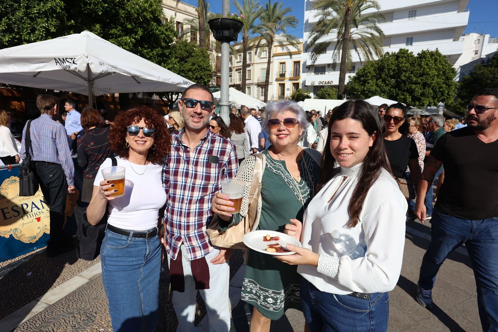 Cortadores de jamón en la plaza del Arenal a beneficio del Hogar San Juan