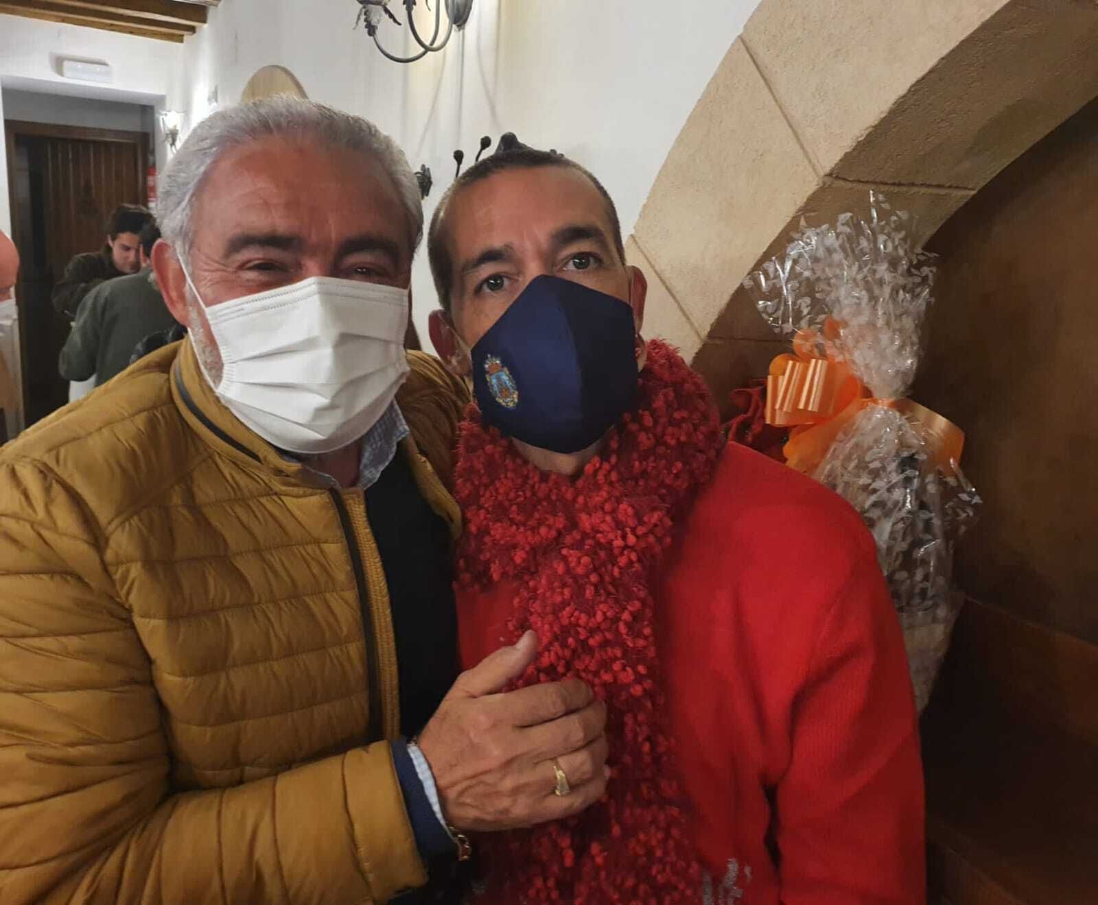 Francisco Aldana Mateo, Paquín, que encarnará al Rey Gaspar, con el concejal David Calleja.