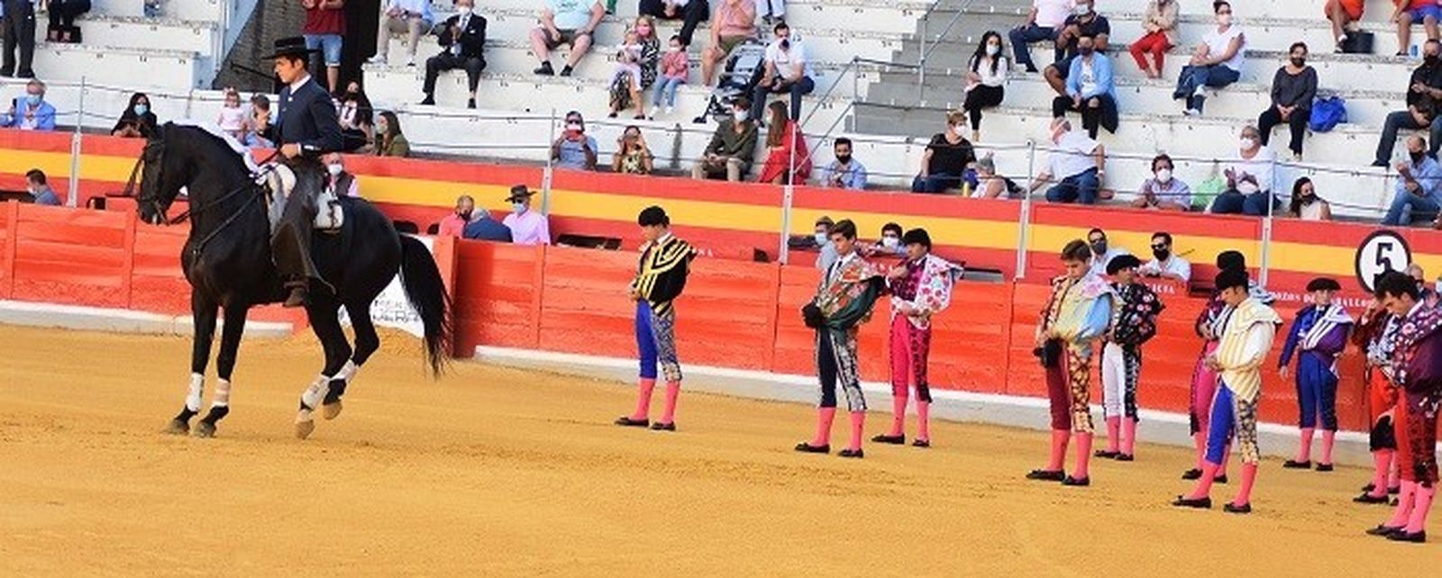 Ernesto Marín y El Moli, triunfadores de la novillada en Granada