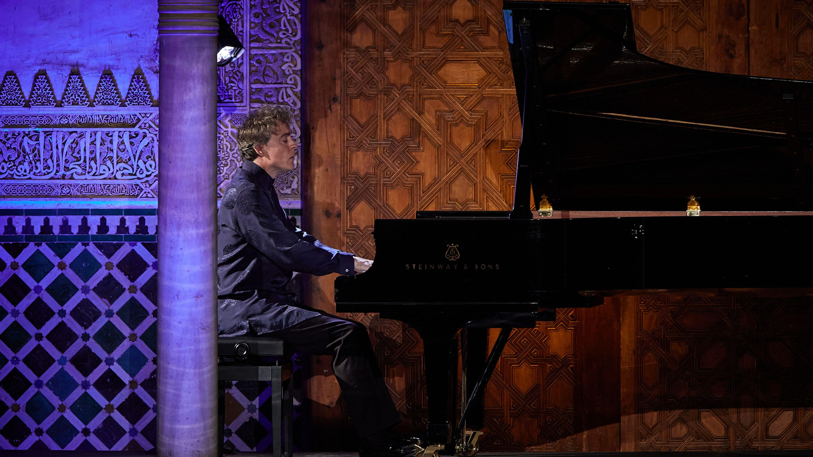 Paul Lewis en el Patio de los Arrayanes