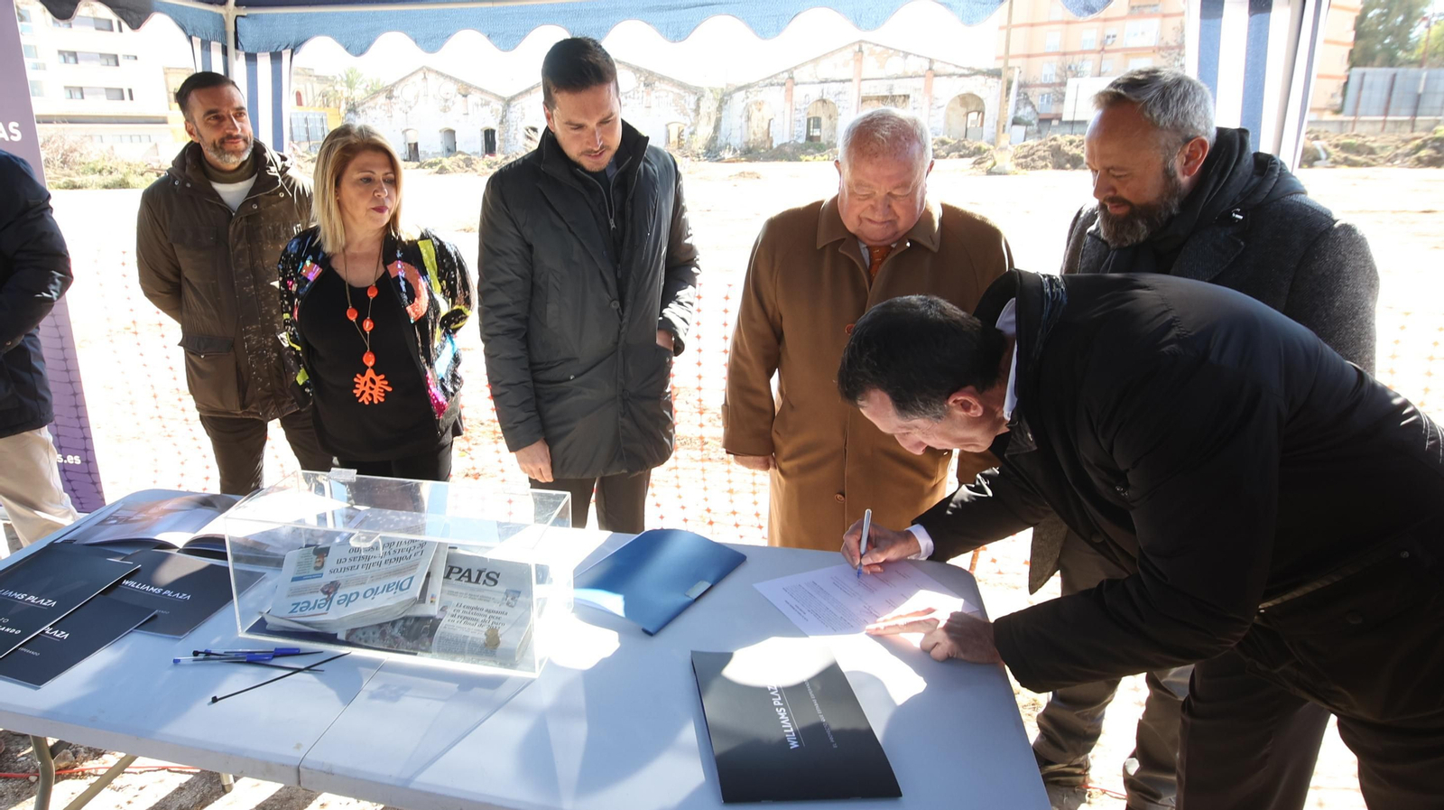 Primera piedra del proyecto residencial Willians Plaza en Jerez