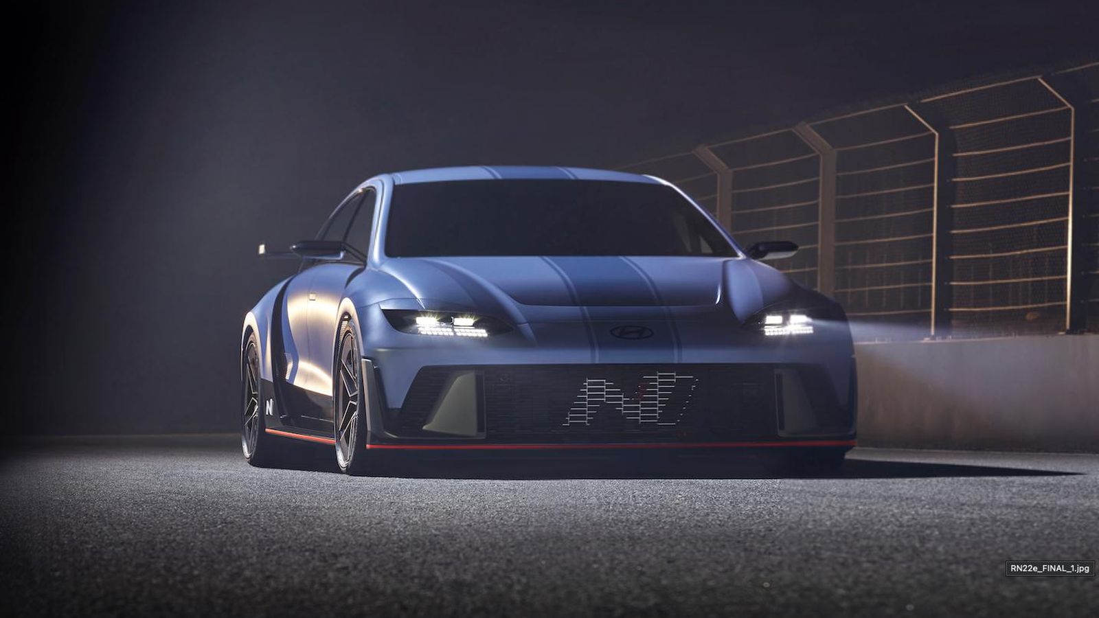 El RN22e viene para convertirse en la versión más potente de la familia Ioniq 6 gracias a sus dos motores que suman 430 kW.