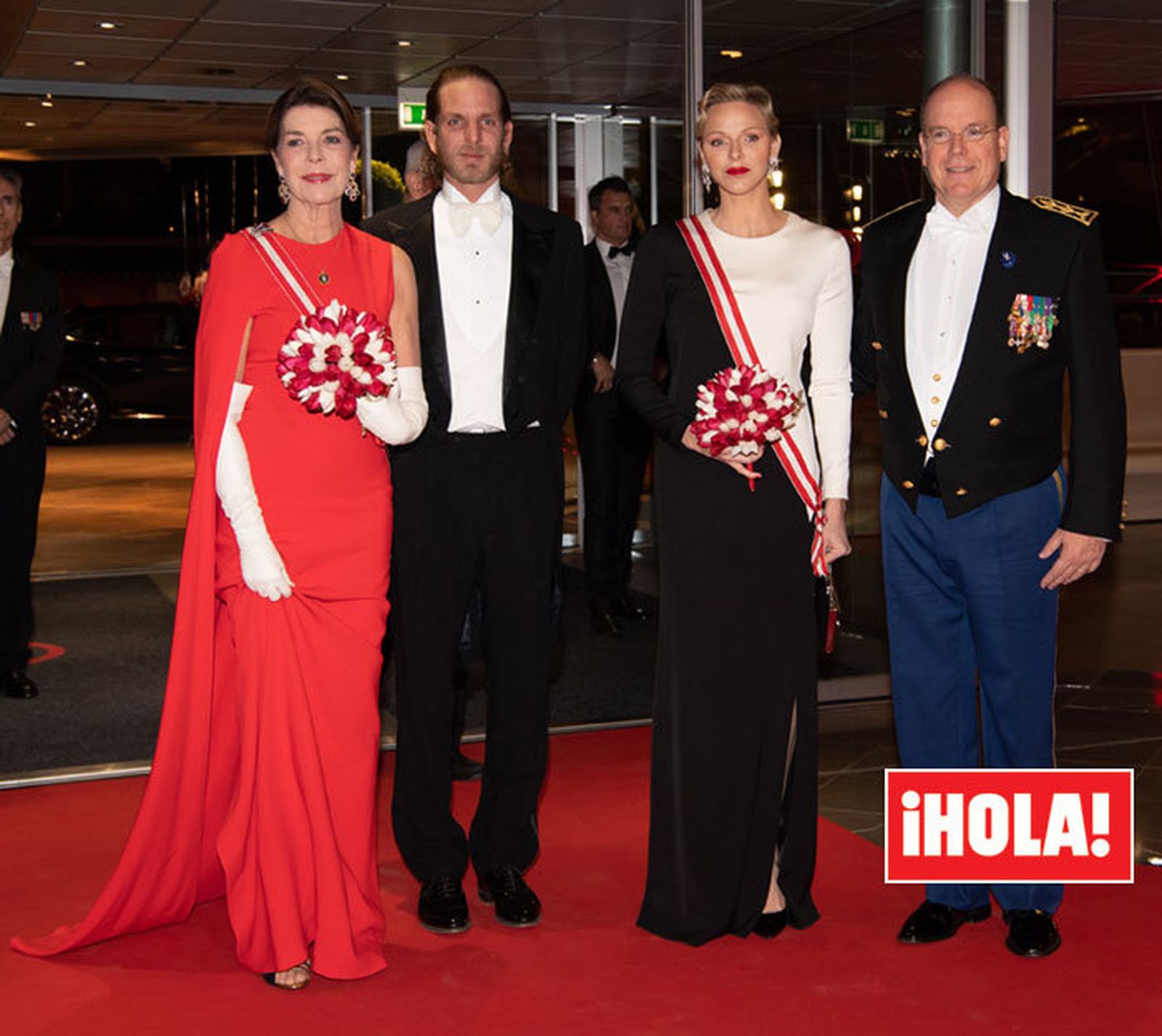 La princesa Carolina, con su hijo Andrea, posa antes de la cena por el Día Nacional de Mónaco.