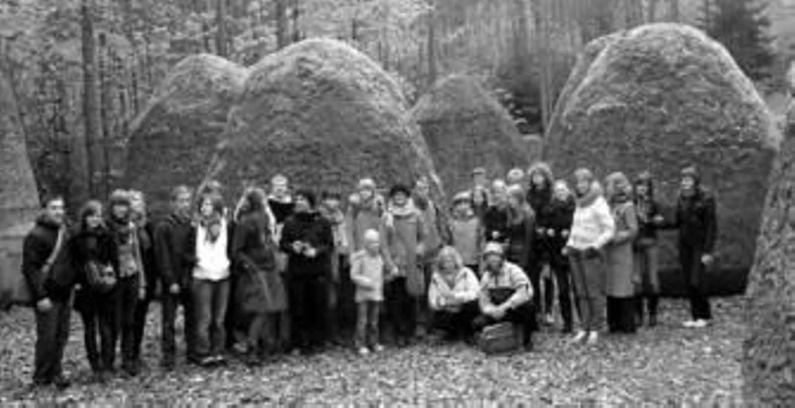 El grupo participante en el 'Europos Parkas', parque de escultura contemporánea al aire libre.