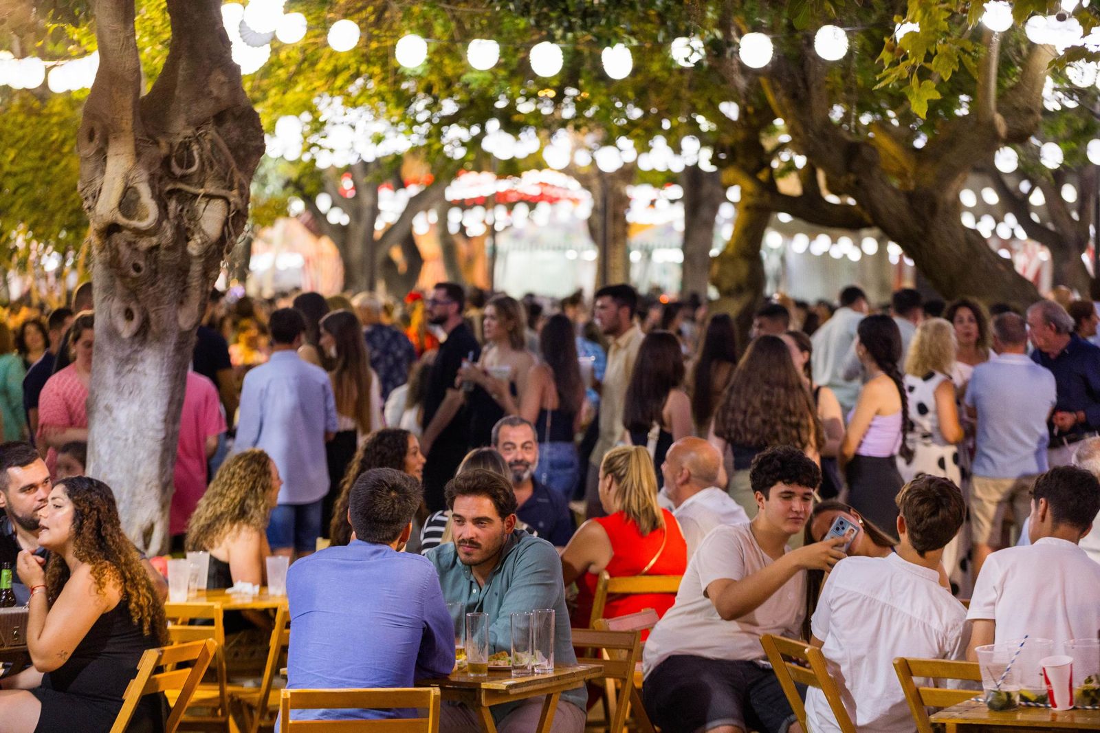 Aspecto que presentaba el recinto ferial del Parque en San Fernando durante la noche del lunes
