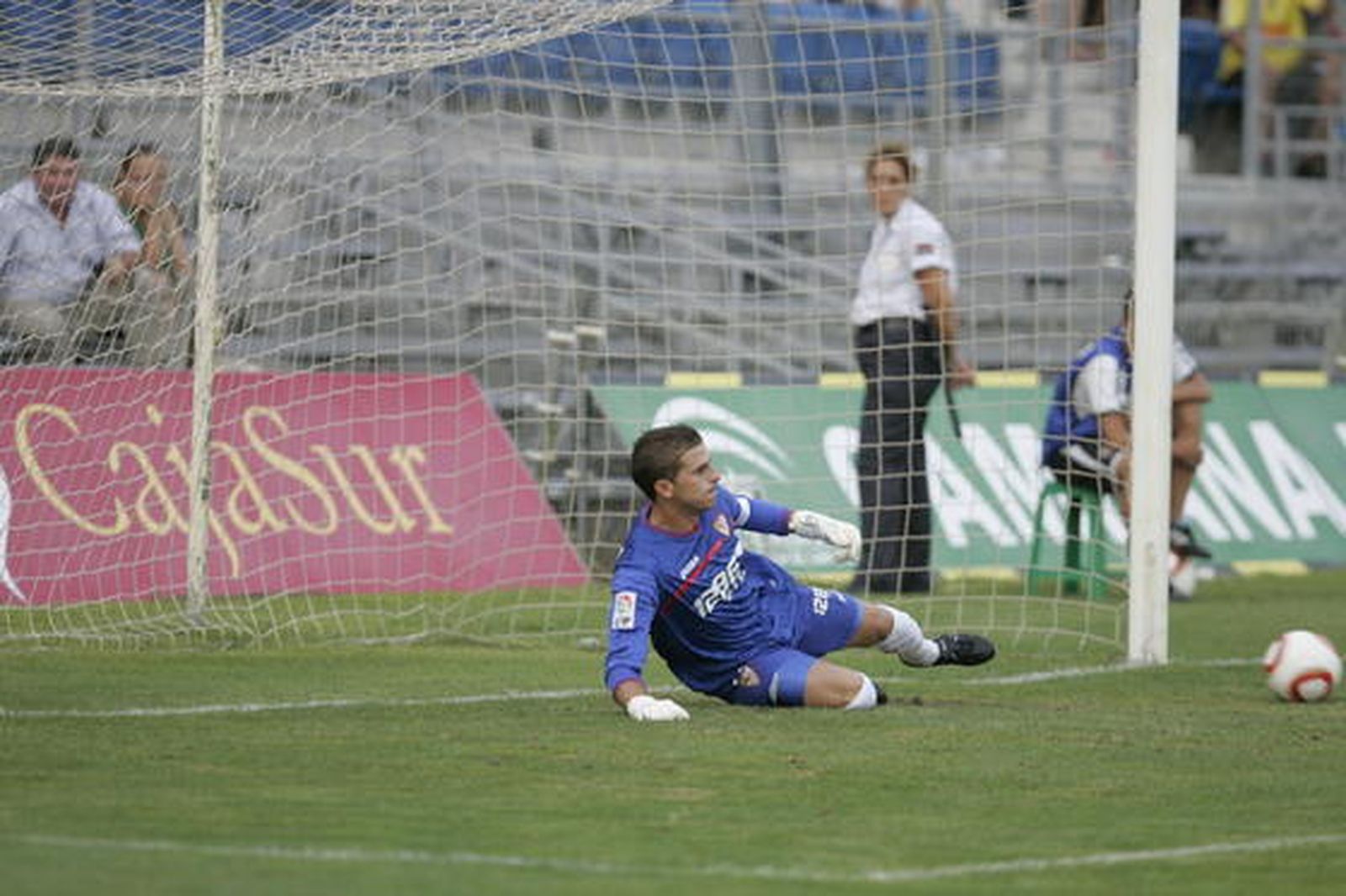 El Sevilla consiguió imponerse por tres goles a dos y cierra así la época de pruebas antes de enfrentarse al Barça.

Foto: Jesús Marín