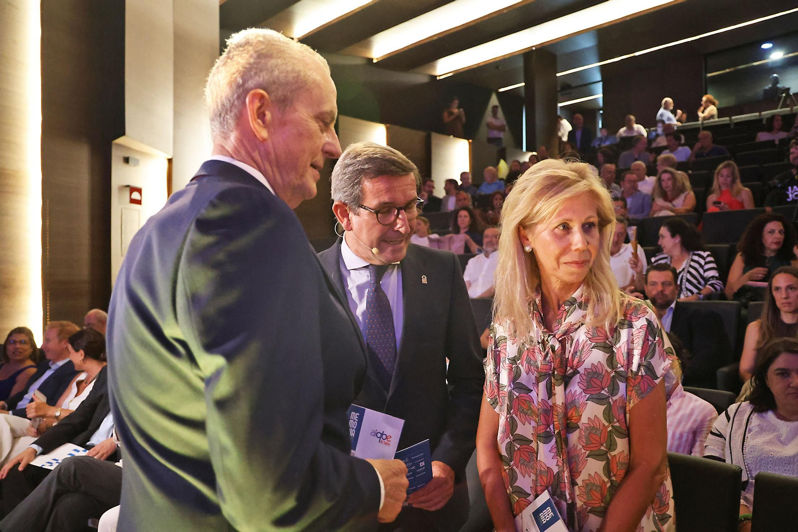 Imágenes de la presentación de la memoria anual de la Asociación de Industrias Químicas, Básicas y Energéticas de Huelva (Aiqbe)