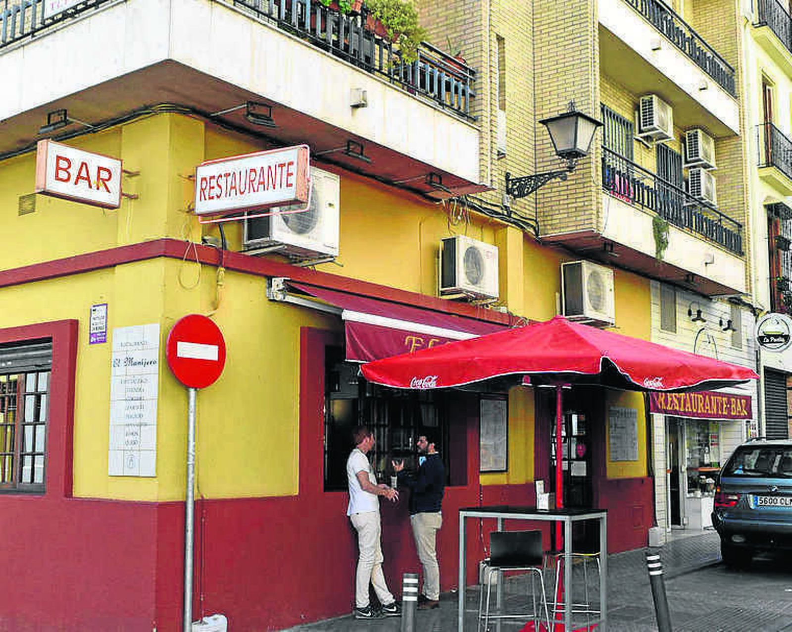 Detalle de la fachada de El Manijero.