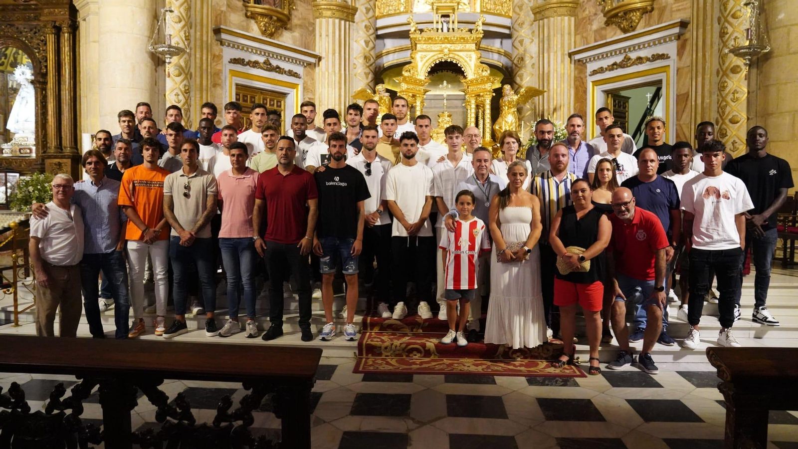 Ofrenda floral a la Patrona de Almería el pasado curso.
