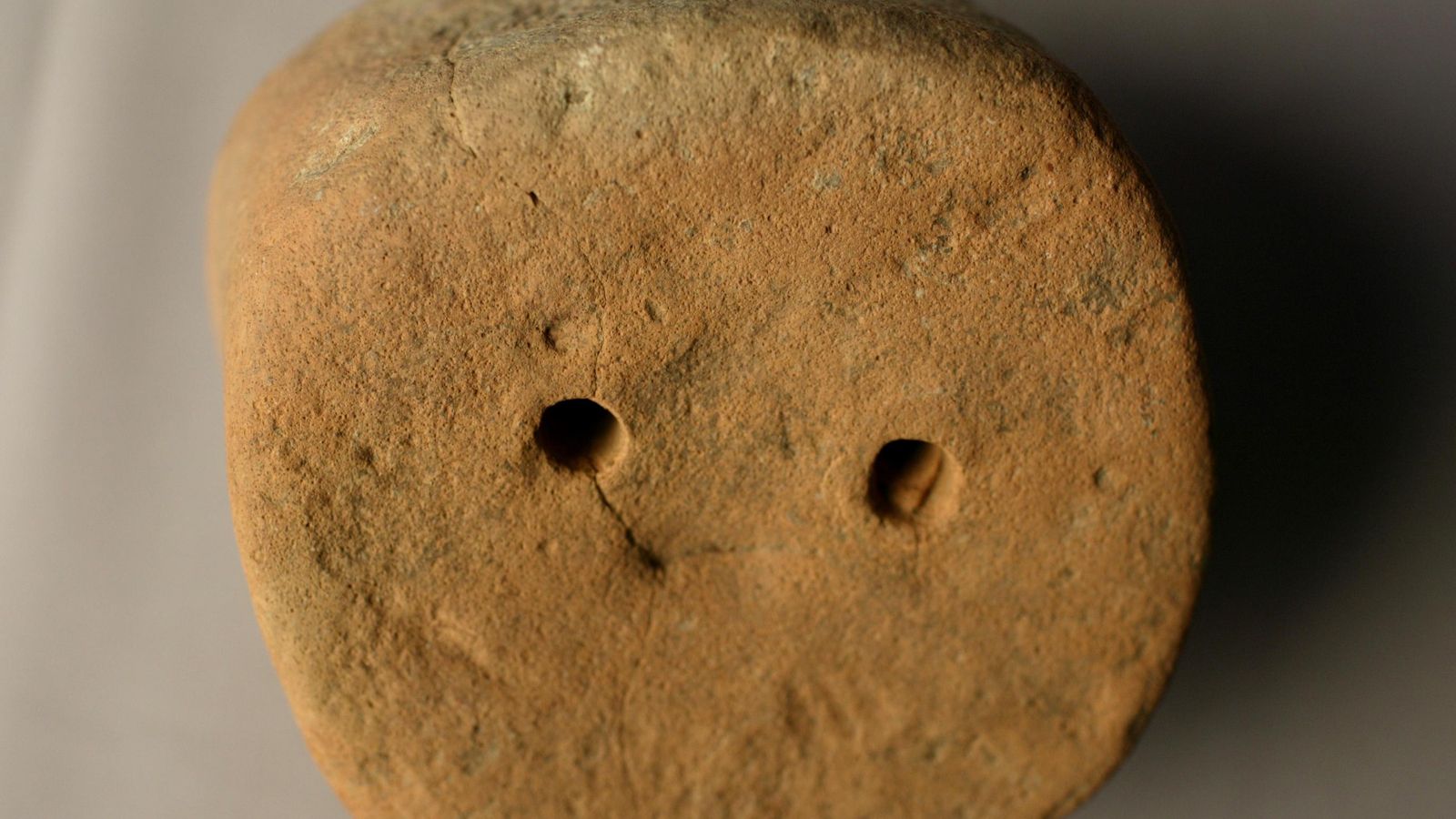 Pesa de red hallada en el transcurso de la excavación de los hornos romanos de El Rinconcillo (Museo Municipal de Algeciras)