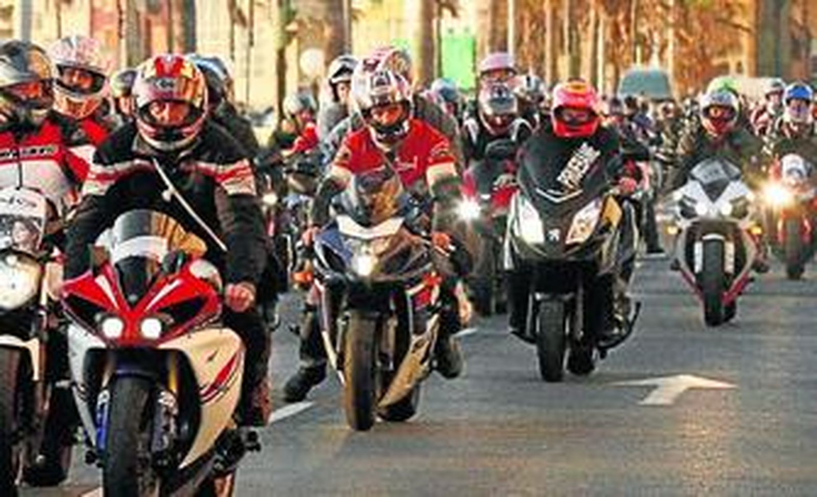 Una concentración de motos que se celebró en Cádiz hace unos meses en protesta por los guardarraíles.