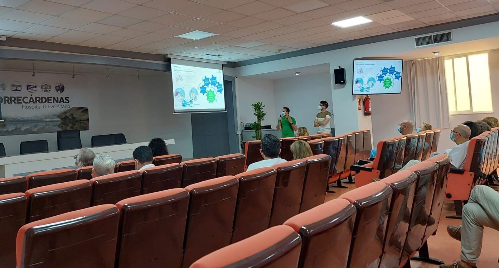 Una de las sesiones que han llevado a cabo los integrantes de este proyecto de investigación en el Hospital Universitario Torrecárdenas