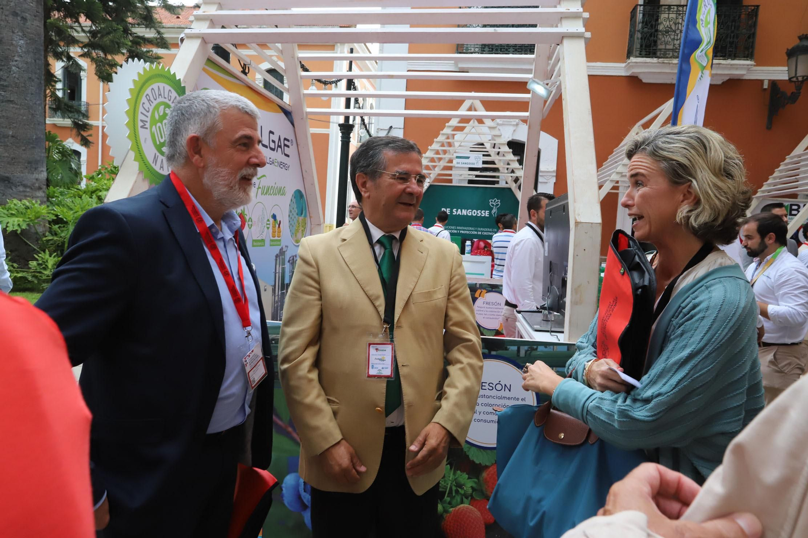 Imágenes de la inauguración del V Congreso de Frutos rojos