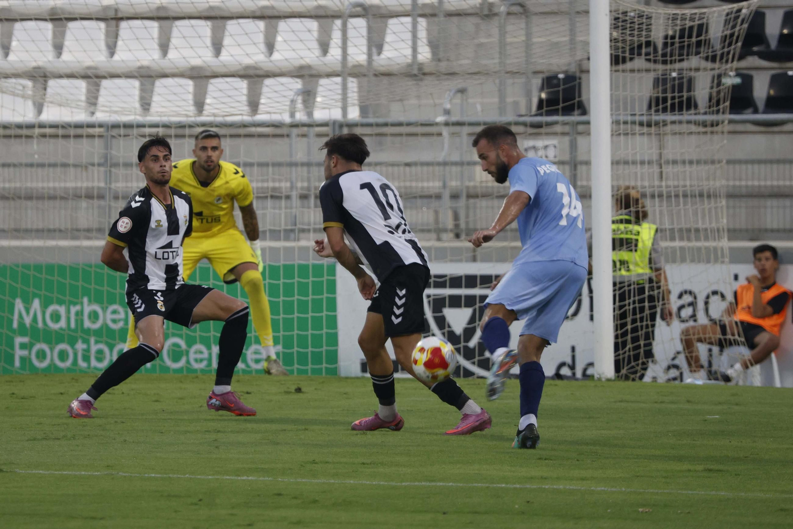 Las imágenes del partido amistoso entre la Balona y el Torremolinos
