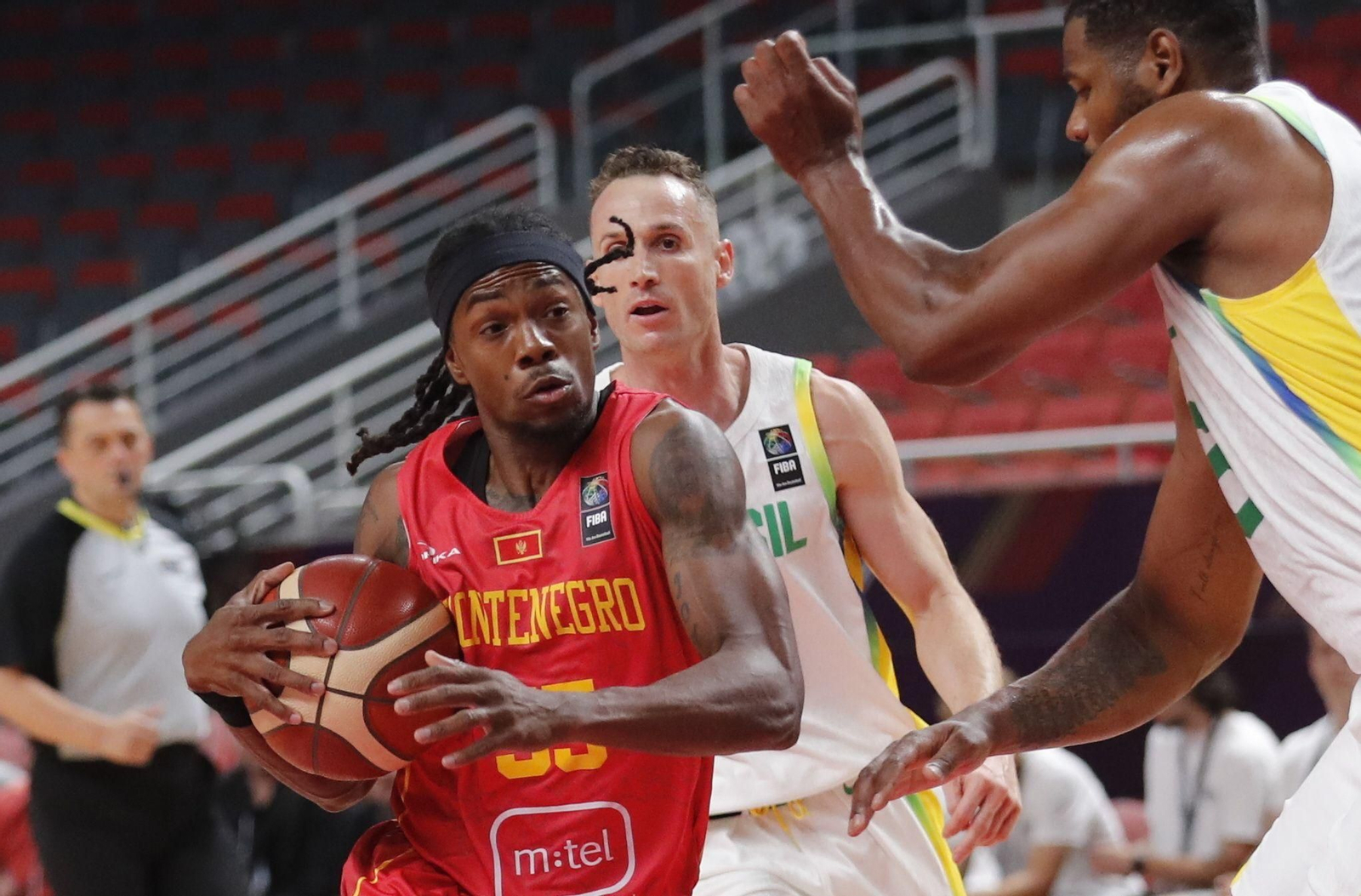 Kendrick Perrry, con Montenegro.