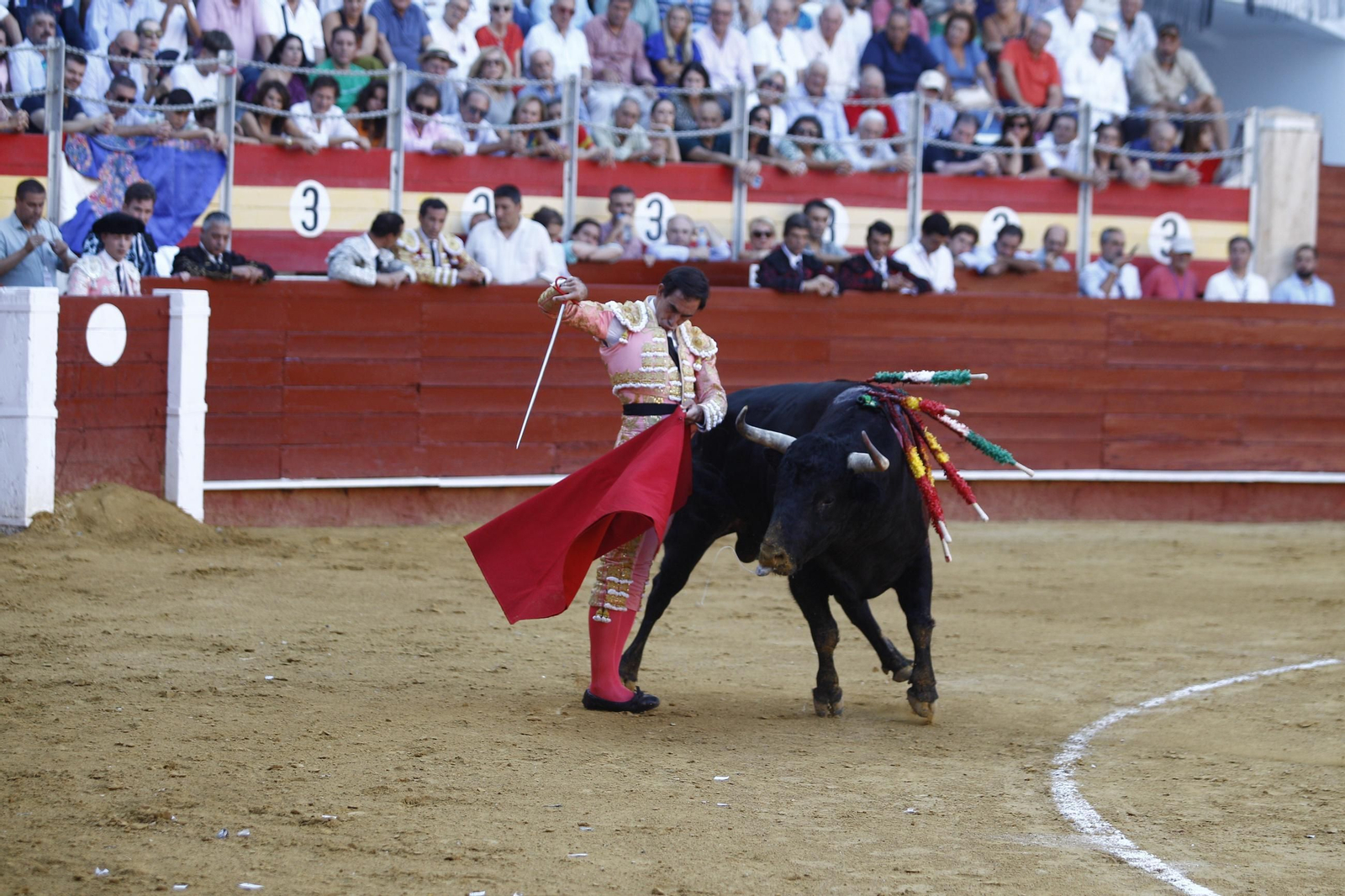 Las mejores imágenes de los toreros Fortes, Juan Ortega y David de Miranda en la Feria de Almería 2025