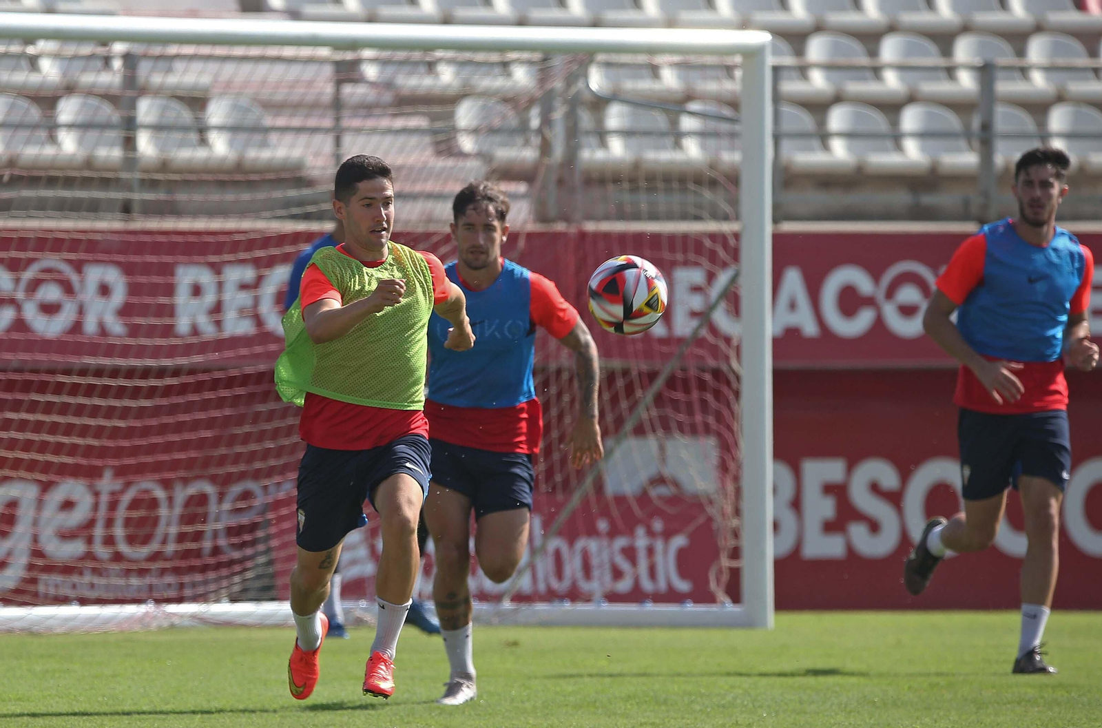 Fotos del entrenamiento del Algeciras CF en el estadio Nuevo Mirador