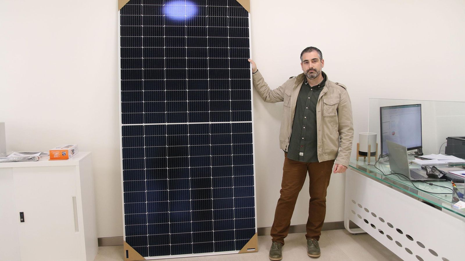 Un panel solar está formado por unas 144 células