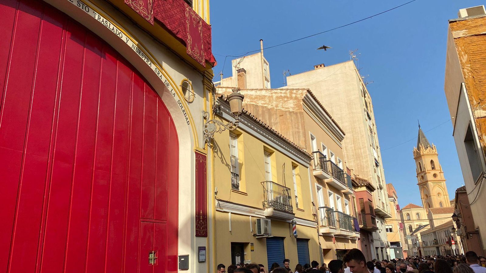 La espera para la salida del Santo Traslado.