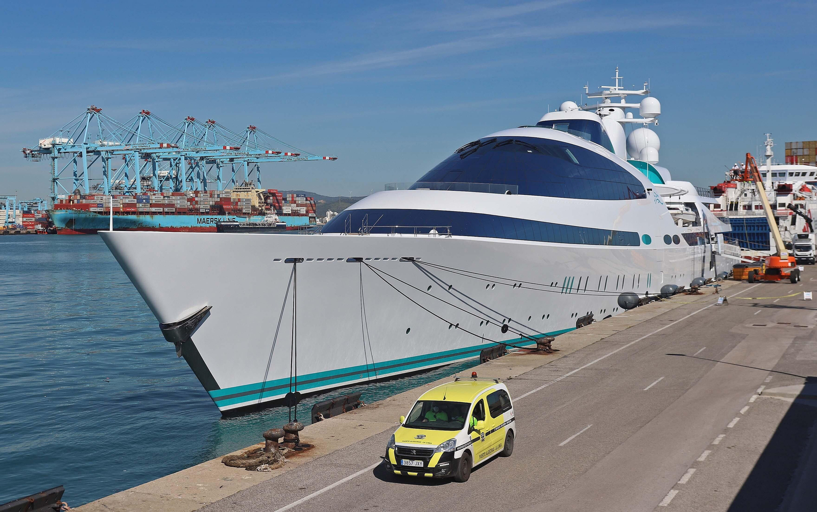 Escala del yate 'M/Y Yas' en el Puerto de Algeciras