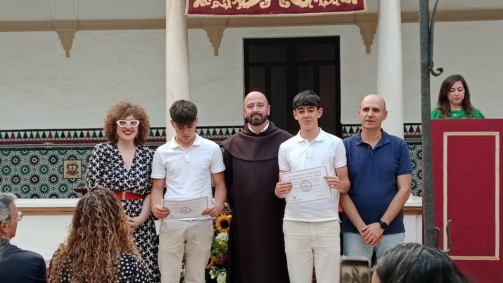 Entrega de premios del certamen escolar de ciencias Carlos López en San Fernando