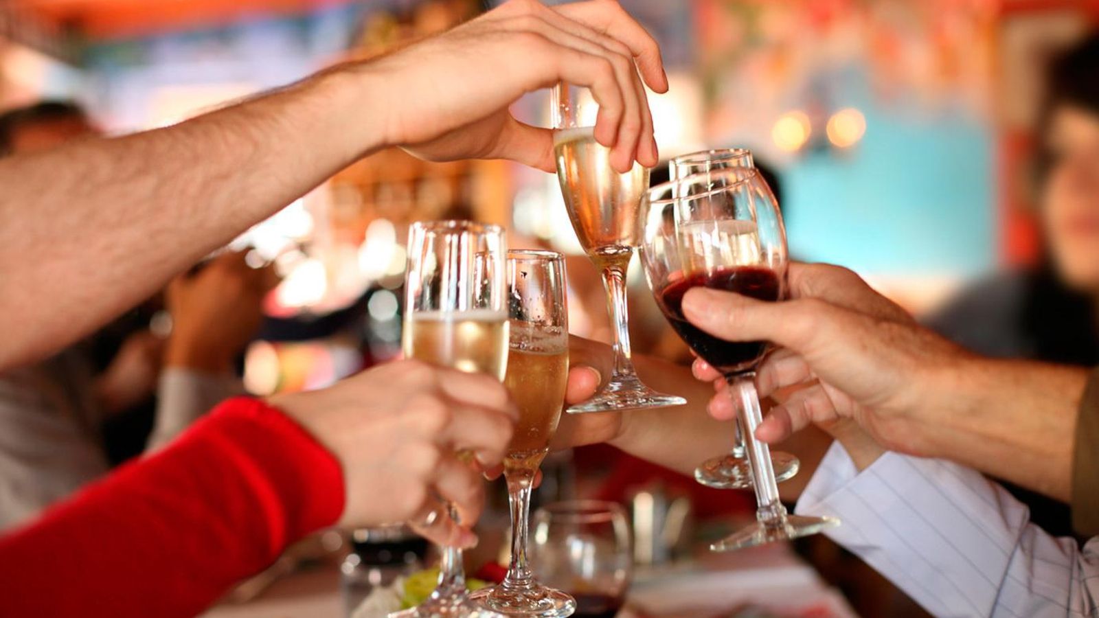 Desde los departamentos de Recursos Humanos se aconseja evitar estas situaciones que, a posteriori, puede tener consecuencias entre los compañeros.