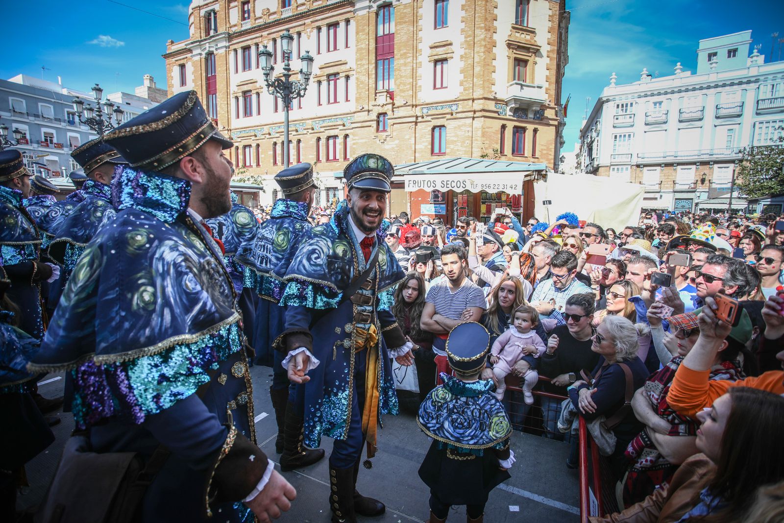 Batalla de coplas en el centro histórico