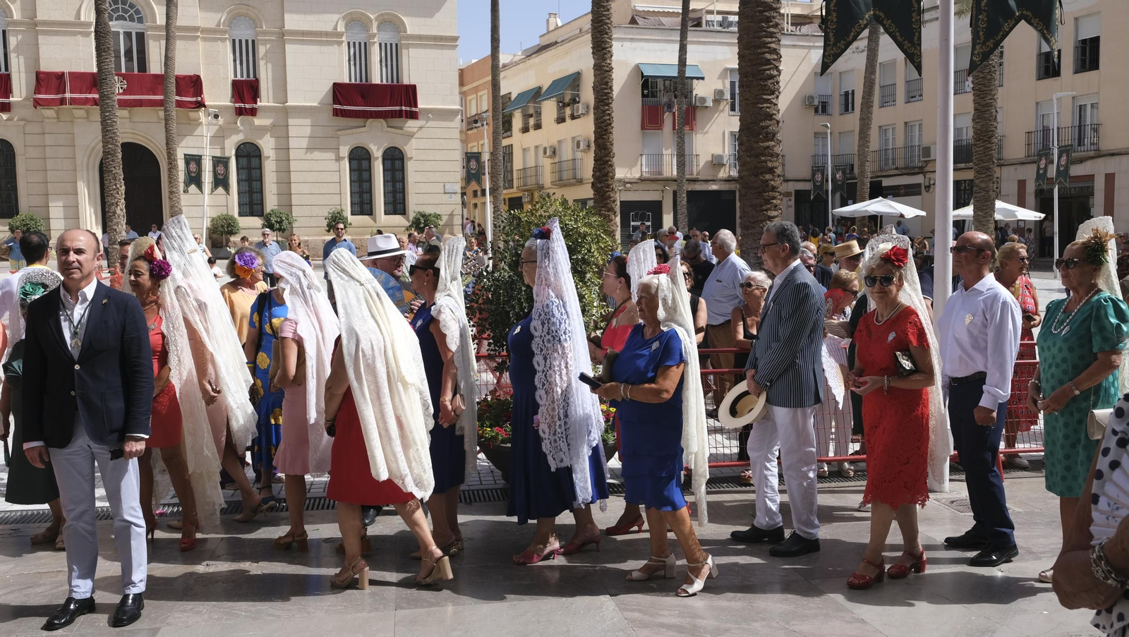 Ofrenda floral a la Virgen del Mar en la Feria de Almería 2024, en imágenes