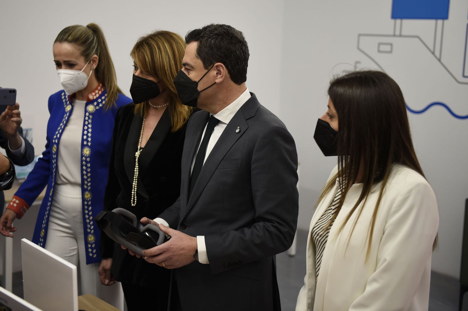 Imágenes del  acto de inauguración del nodo de innovación tecnológica 'La lonja de la Innovación' del Puerto de Huelva