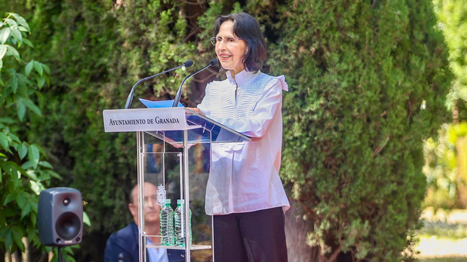 Coral Bracho agradece el premio Coral Bracho agradece el premio