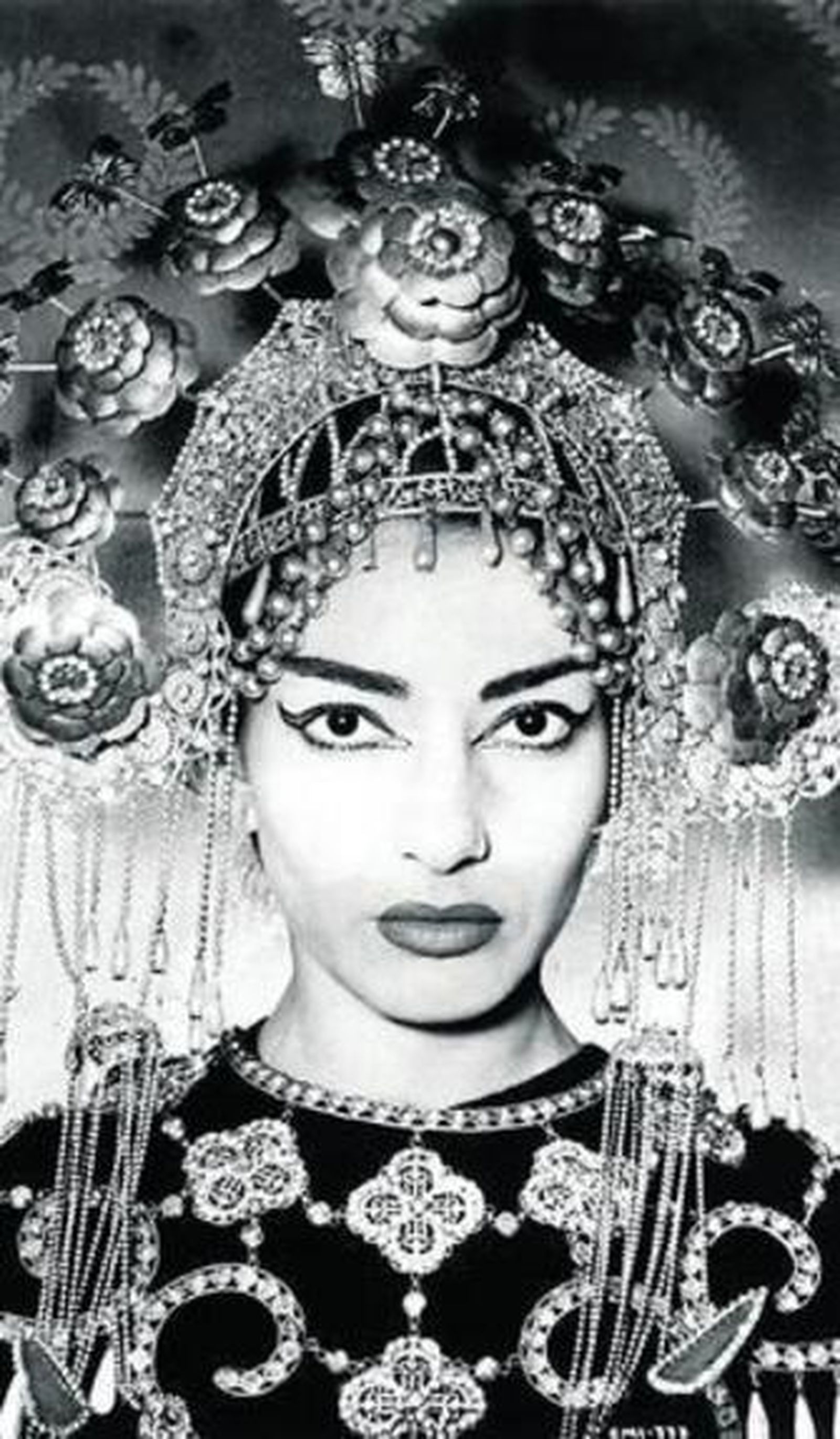 La soprano griega Maria Callas (Nueva York, 1923 - París, 1977), caracterizada como 'Turandot'.