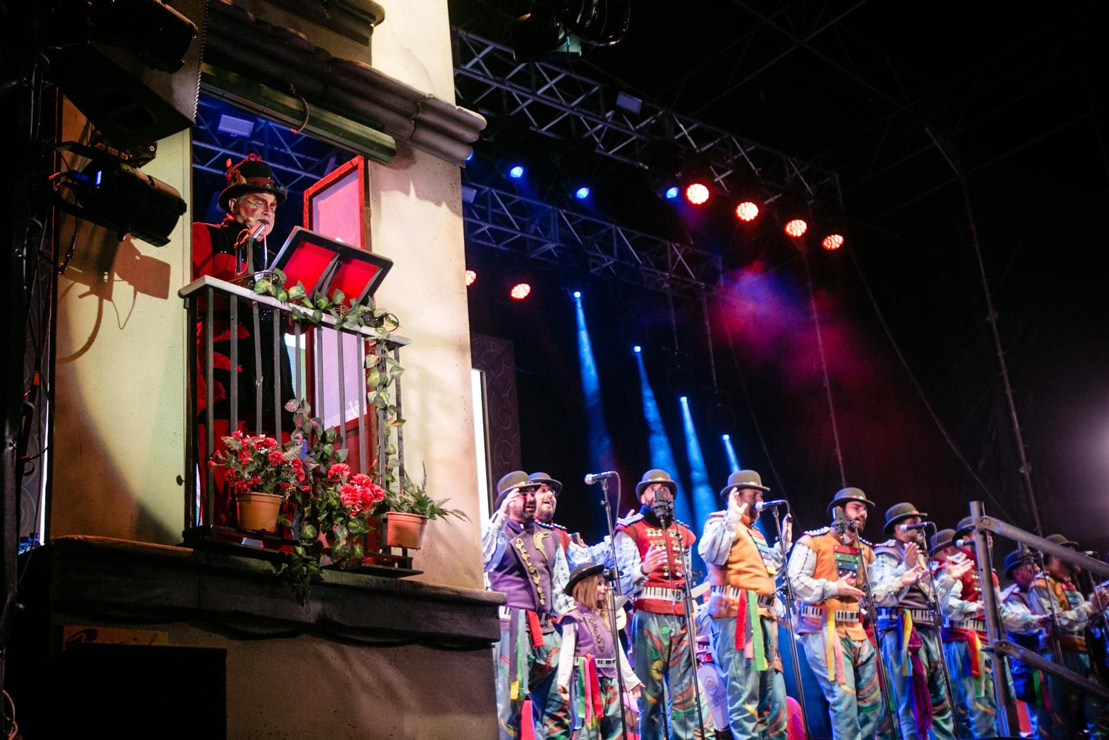 El pregón  y la quema del dios Momo en imágenes