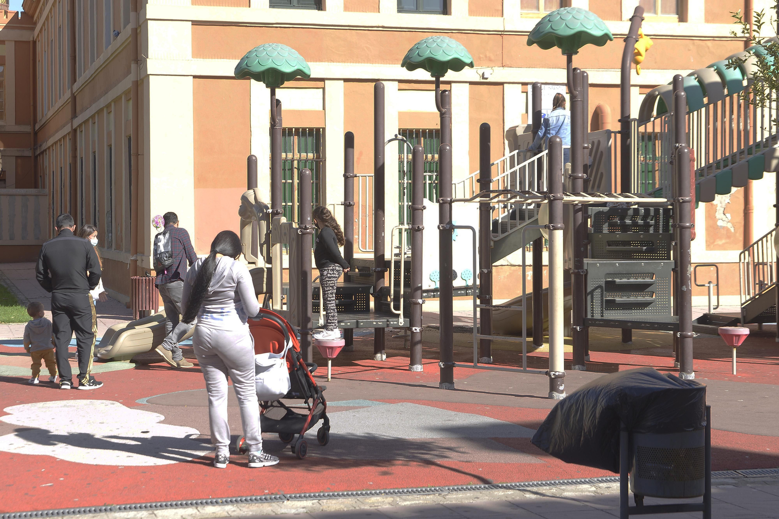 Fotos de ambiente de las calles en La Línea