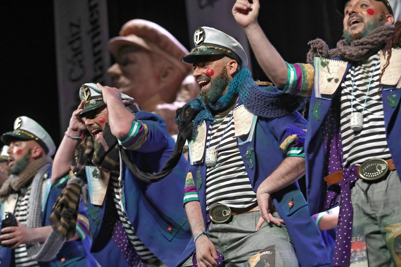 Actuación de la chirigota 'Los Pago alga'