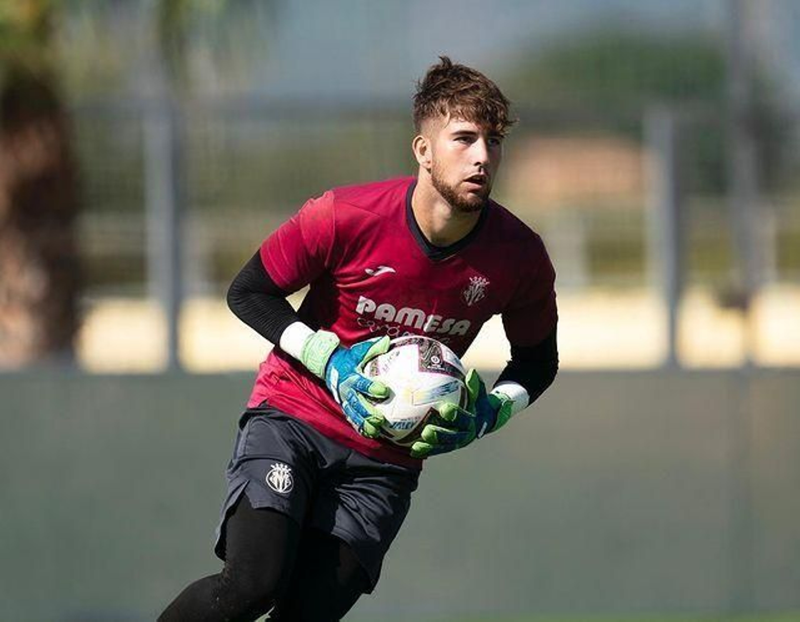 Adrián Pereda, entrenándose con el Villarreal
