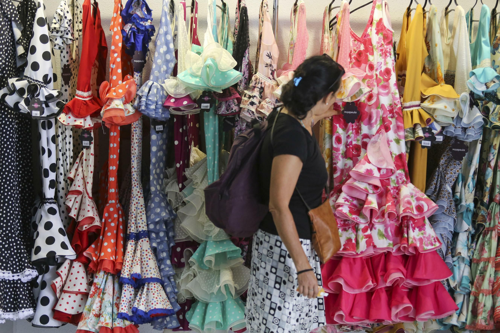 Las tendencias en trajes de flamenca para ir a la Feria de Málaga, en fotos