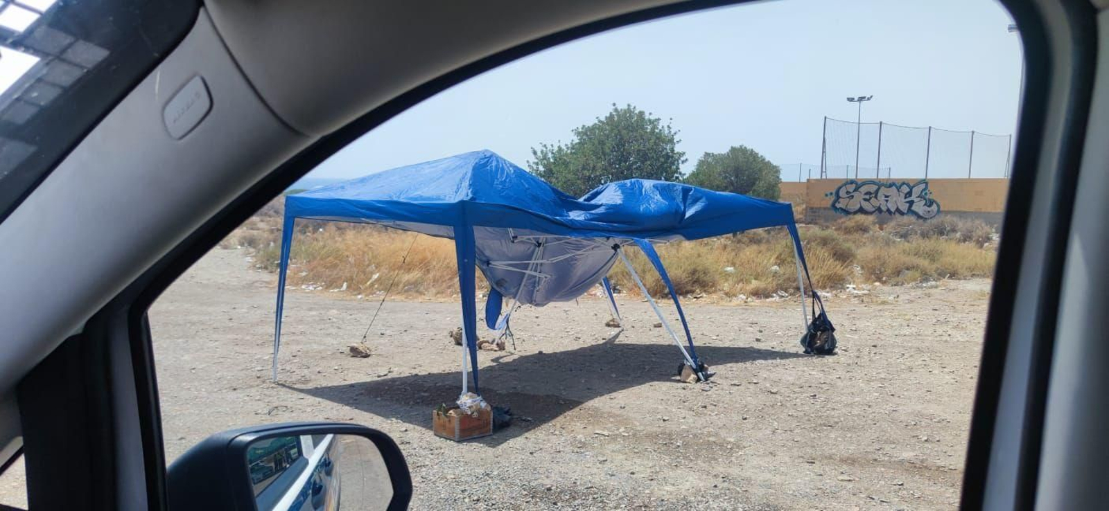 Las carpas que según el sindicato usa la Policía Nacional.