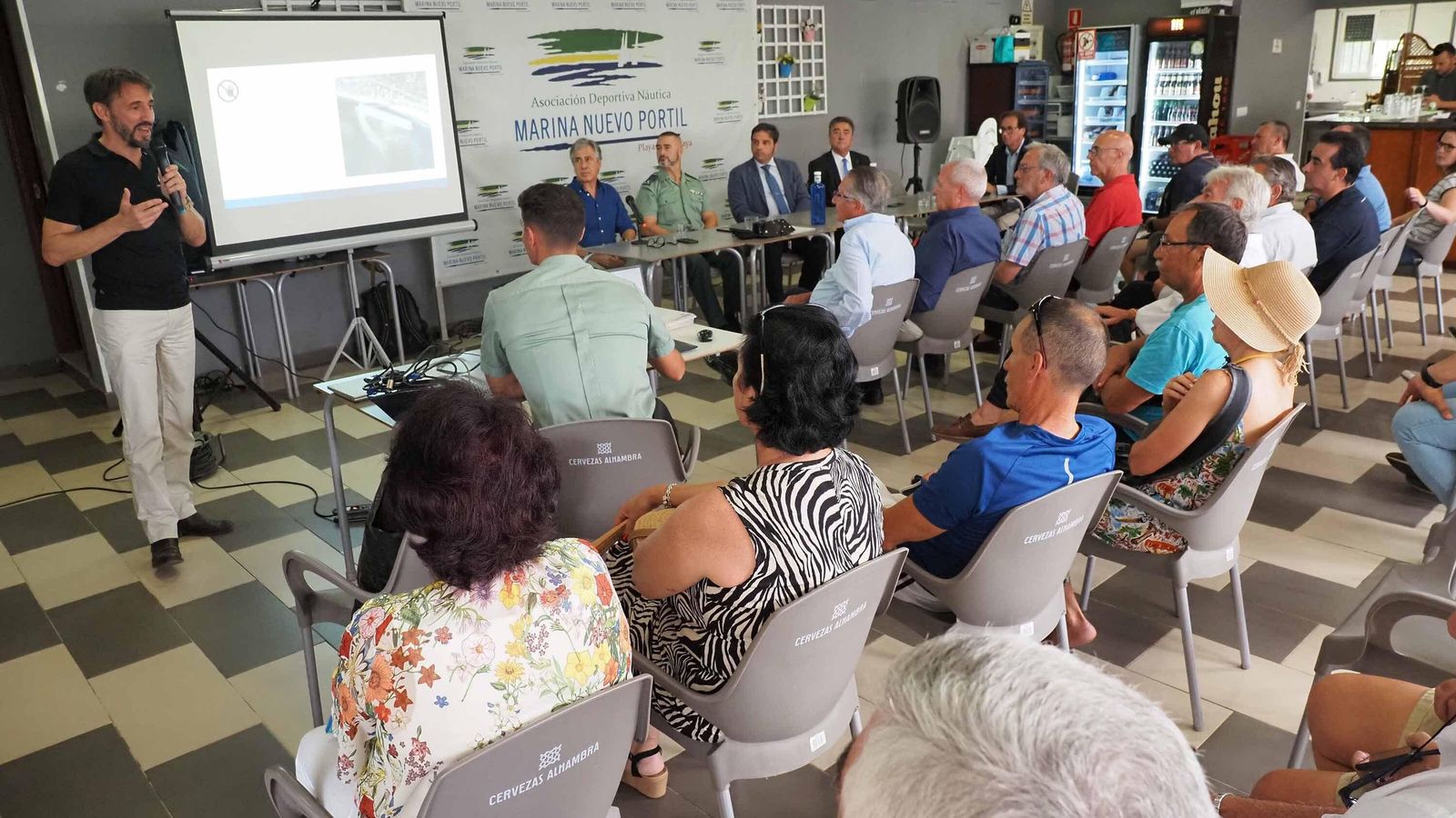 El Capitán Marítimo de Huelva, Alejando Andray, interviene en la presentación de la campaña
