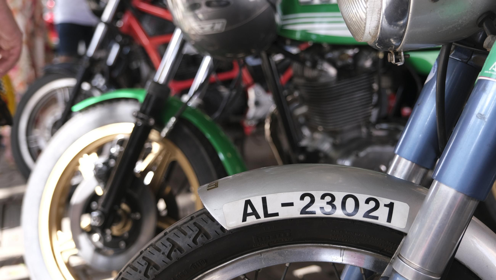 Exposición de motos antiguas y Ducatis en la Feria de Almería 2025, en imágenes