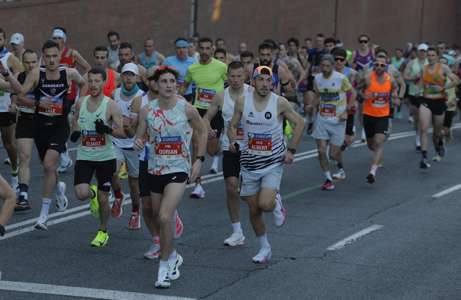 Búscate en el Zurich Maratón de Sevilla 2025
