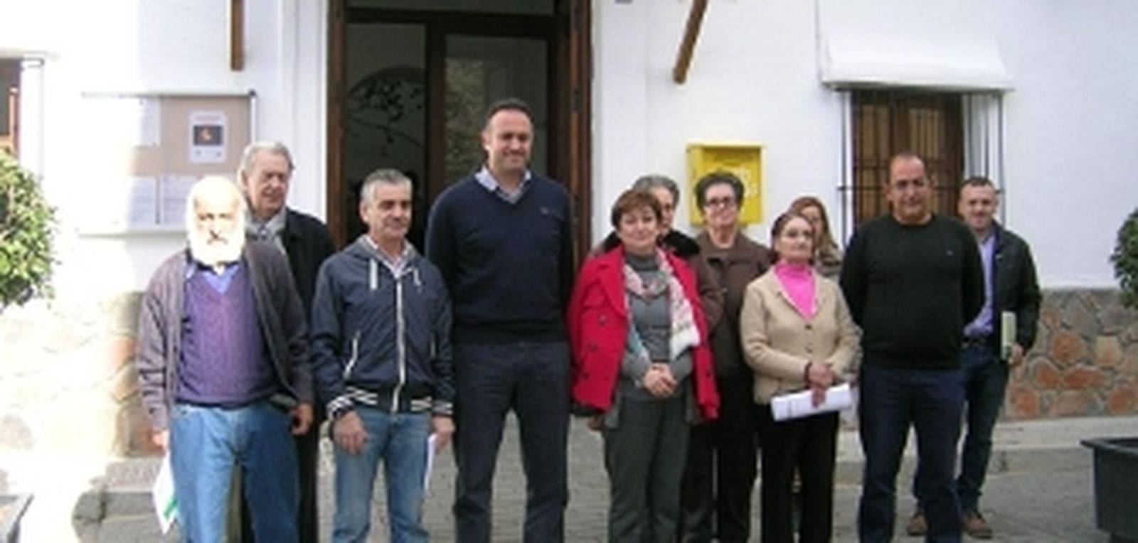 La Junta entrega más de 200.000 euros a 28 familias de Vícar, Felix, Enix y Roquetas para la rehabilitación de sus viviendas