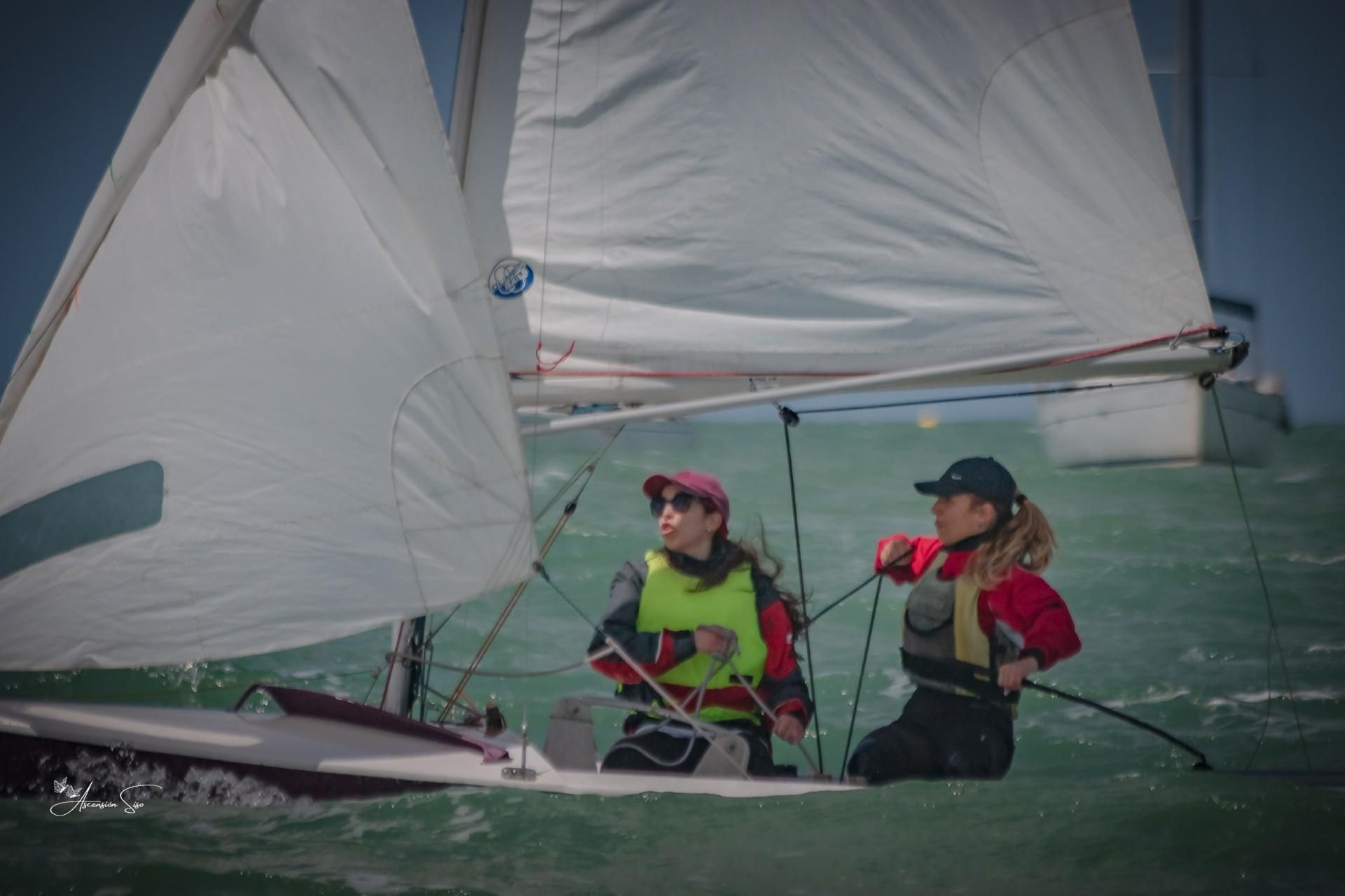La Bahía acoge este fin de semana la Copa de Andalucía de la clase Snipe 2025