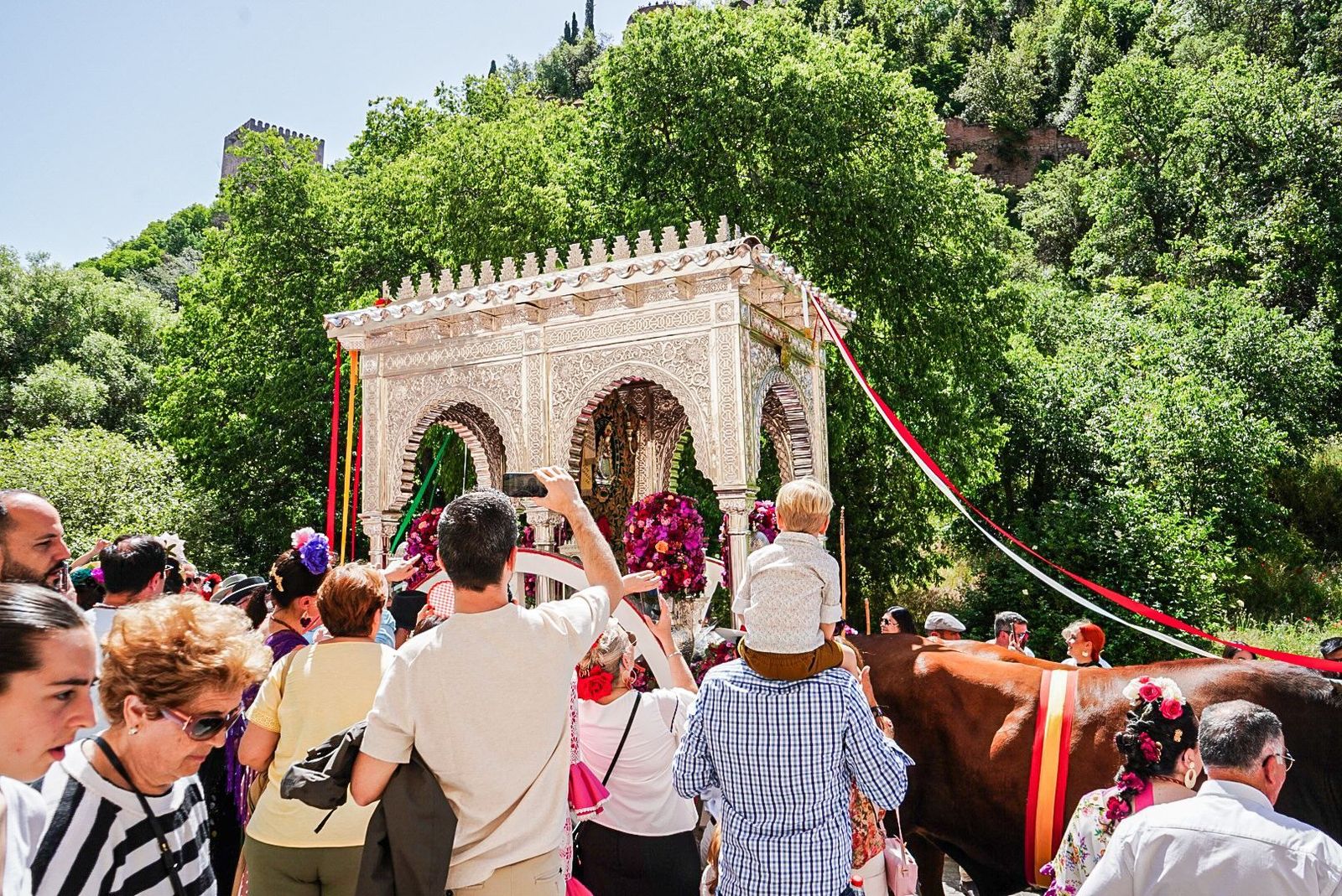 Así ha sido la salida de la Hermandad del Rocío de Granada