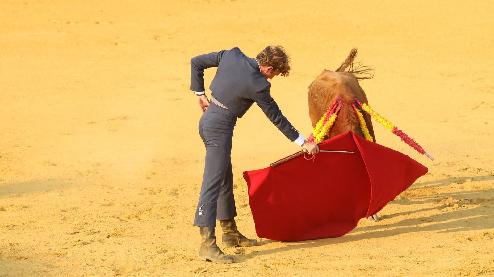 El almeriense Ernesto Lorenzo cortó las dos orejas.