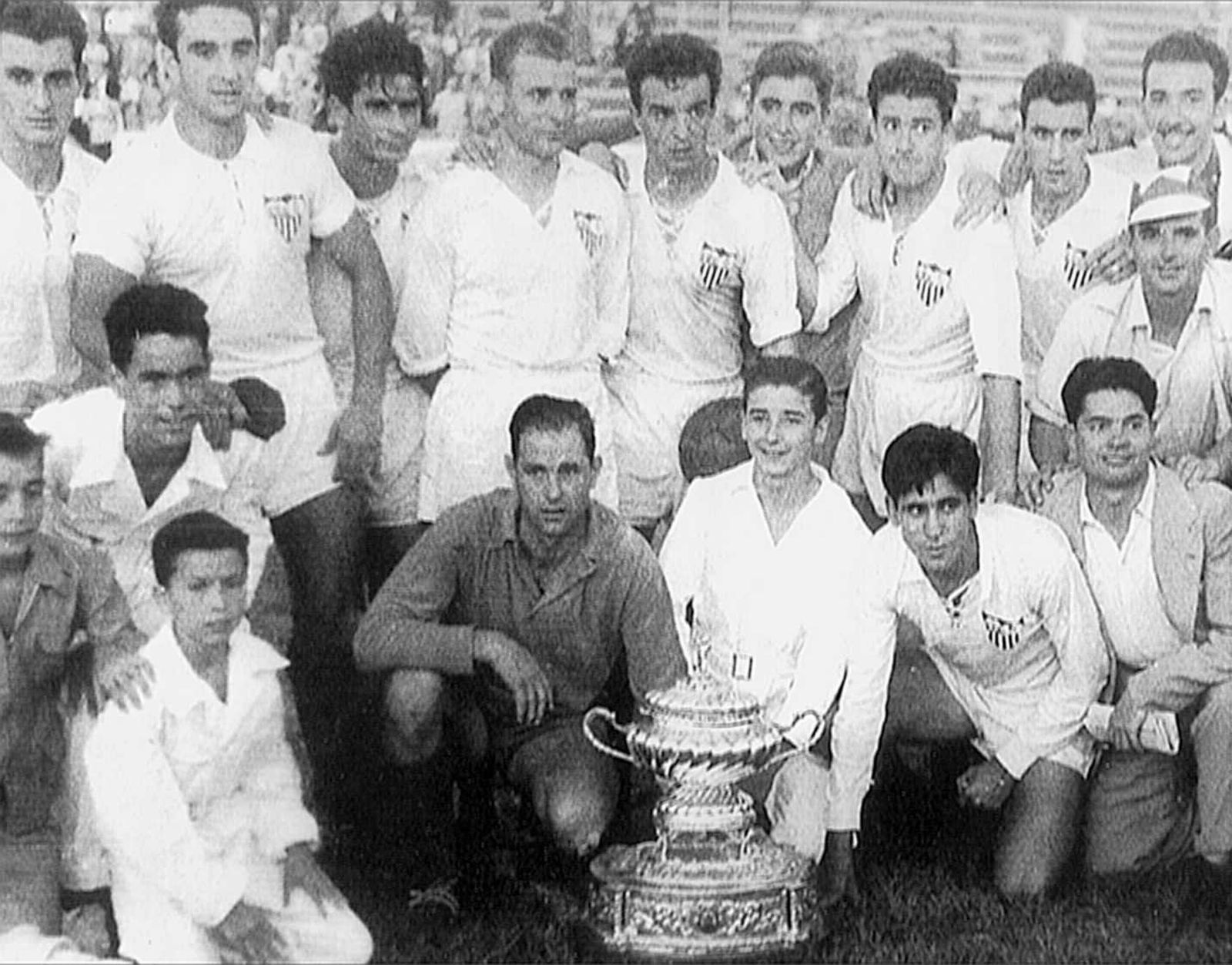El Sevilla F.C. gana el primer Trofeo Carranza