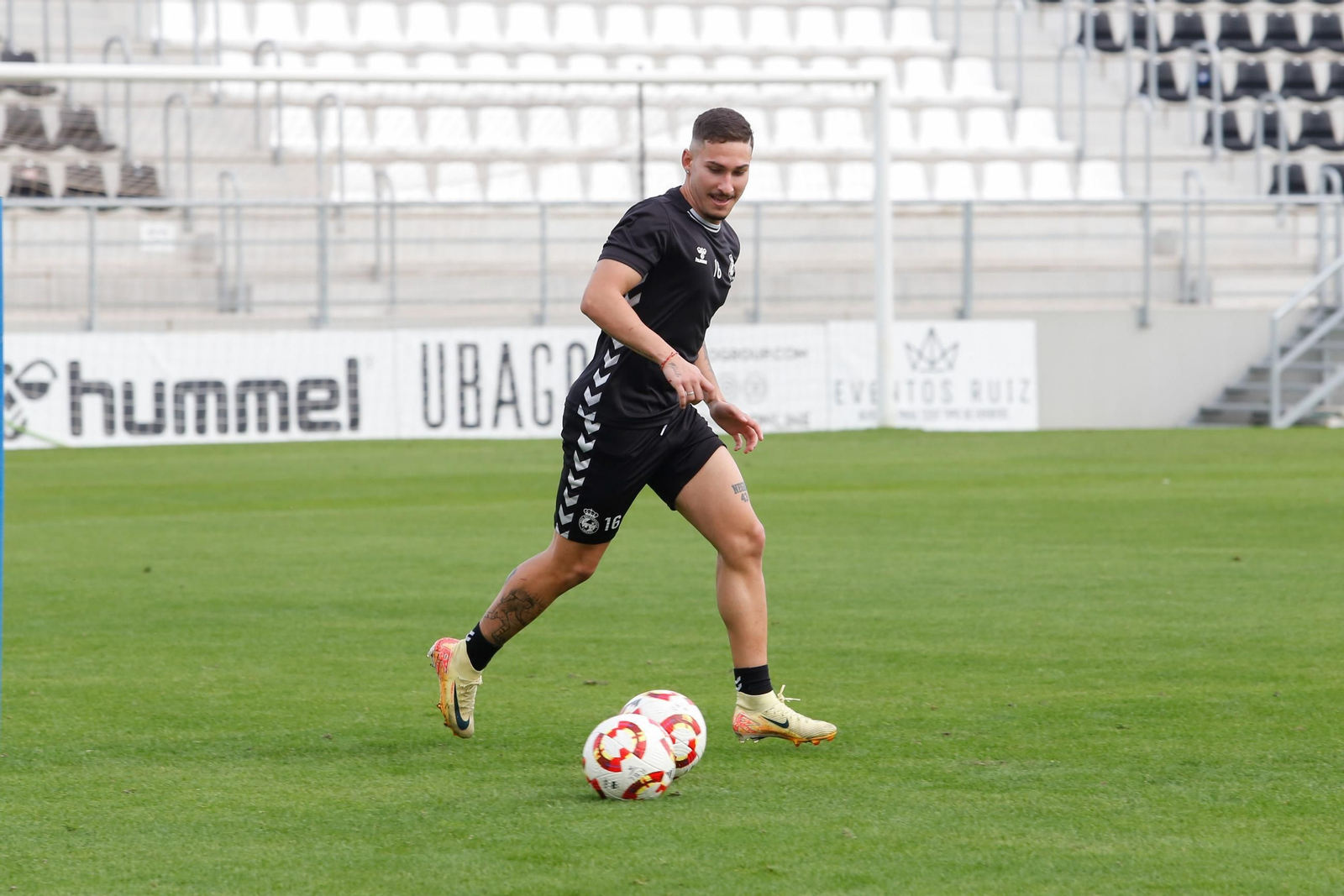 Las fotos del entrenamiento de la Balona previo al partido con el Villanovense