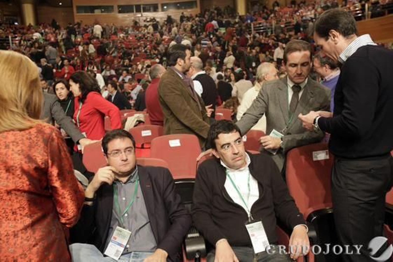 Óscar López y Mario Jiménez esperan a que comience el congreso.

Foto: L. Rivas