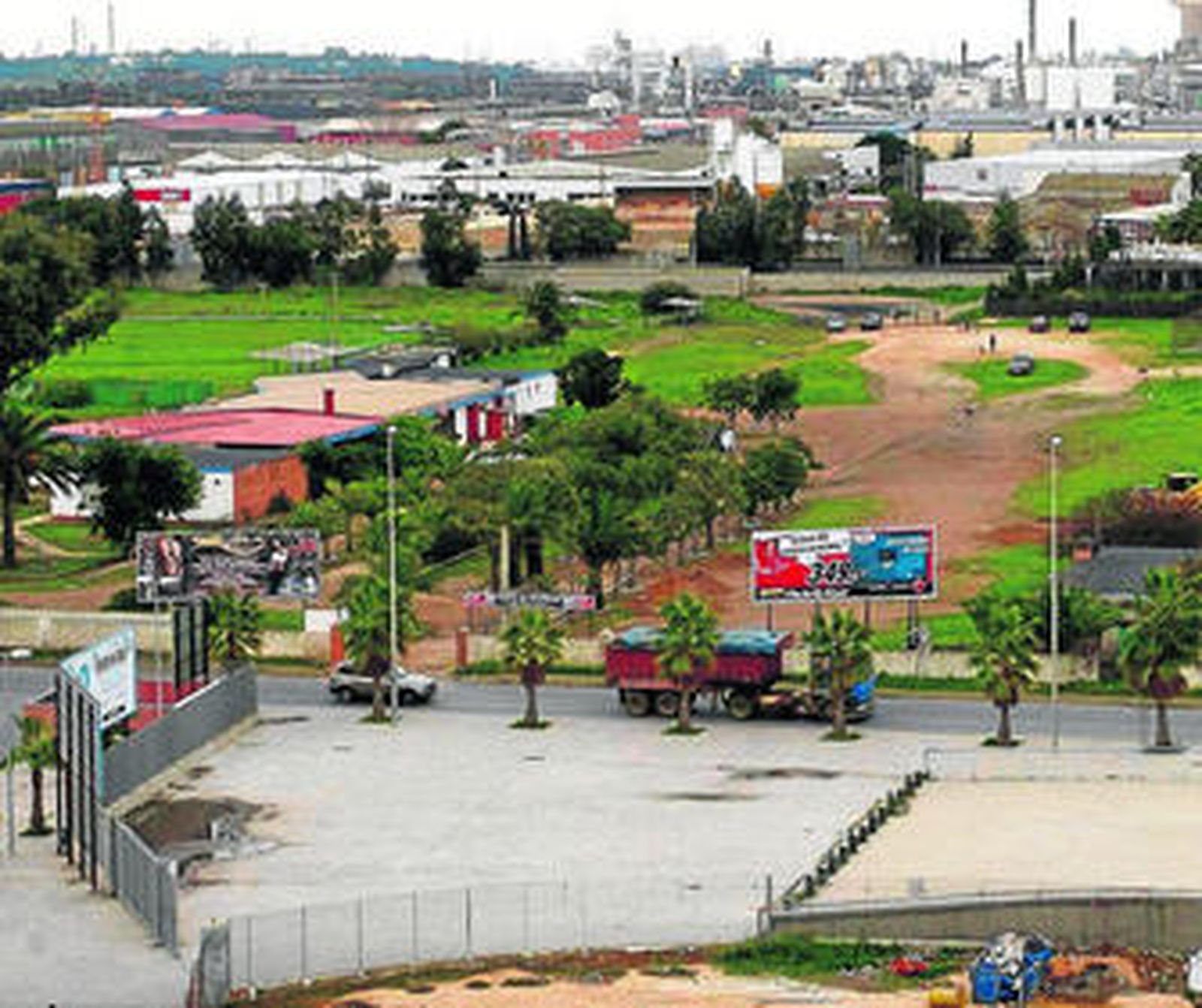 Parcela del Real Club de Tiro Pichón, junto al estadio Nuevo Colombino.