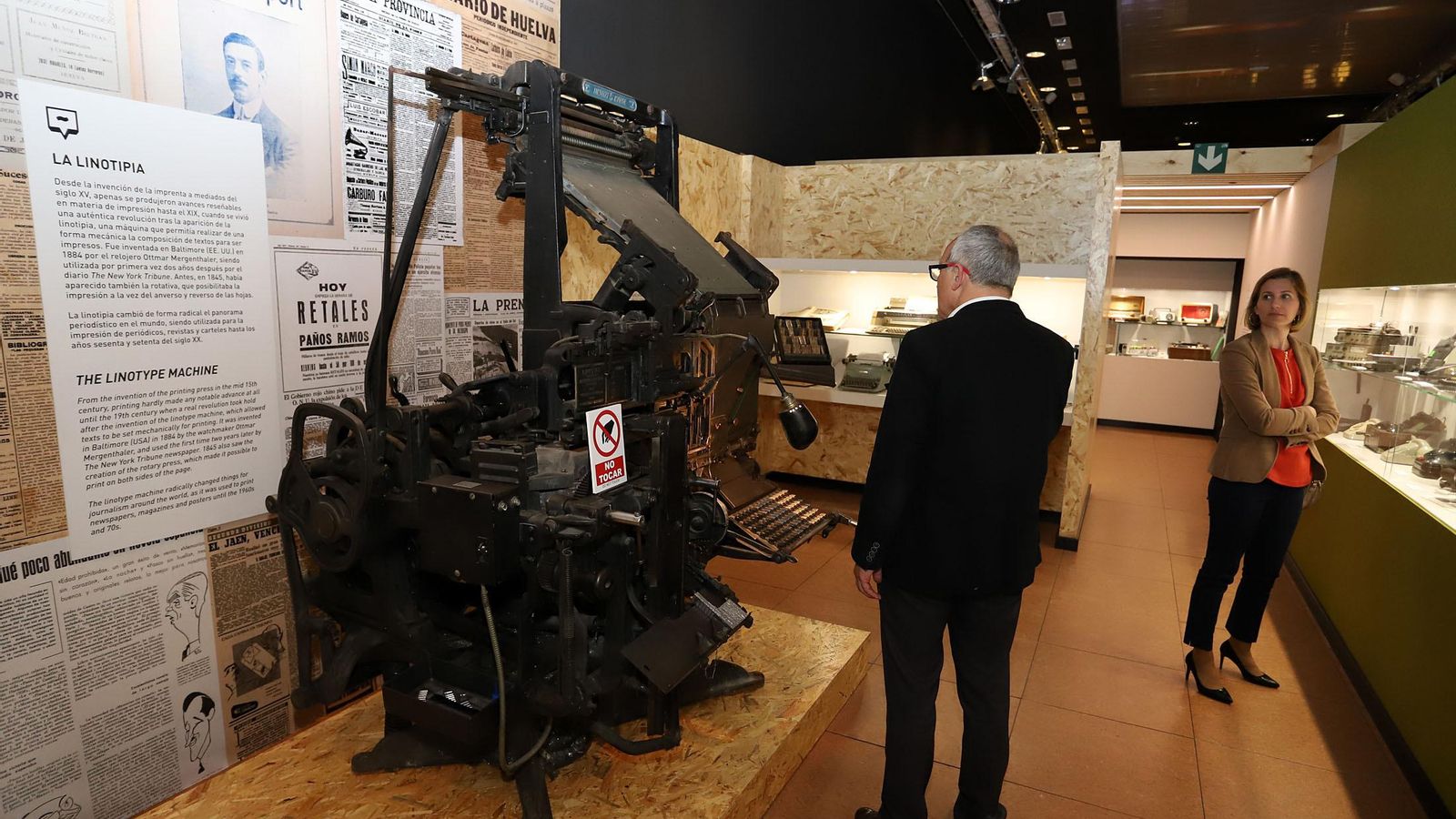 La extraordinaria linotipia que exhibe el Centro de la Comunicación Jesús Hermida donada por Antonio Márquez.